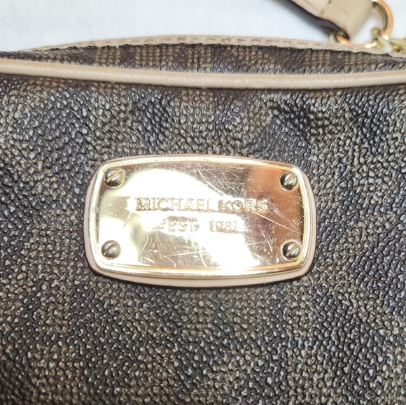Michael Kors classic mini crossbody purse - Picture 10 of 15